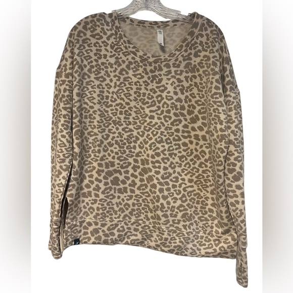 Glyder Lounge Long Sleevee in Oatmilk Leopard size M Soft - Picture 3 of 16